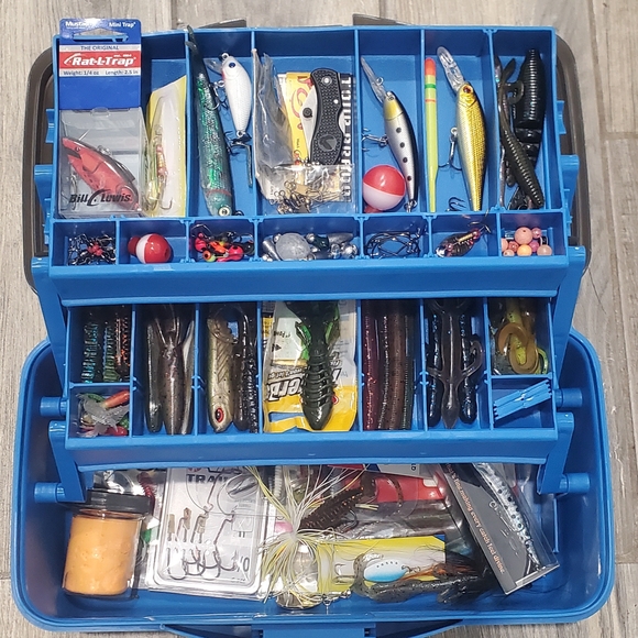 Fishing Tackle Box Blue - Picture 1 of 5